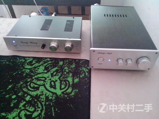 取货方式:自取 基本参数 型号:山水GS-6000(22B)2.1 音箱类型 电脑音箱 音箱系统 2.1声道 有源无源 有源 调节方式 旋钮 技术参数 供电方式 电源:220V/50Hz 额定功率 15W 频率响应 90Hz-16KHz 防磁功能 支持 外观参数 音箱材质 木质 音箱附件 包装清单 音箱本机 x1 说明书 x1 保修卡 x1 音频线 x1 电源线 x1